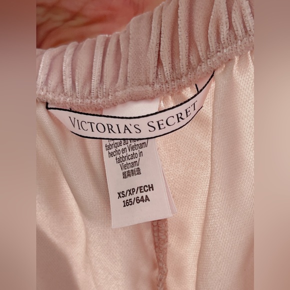 NWOT Victoria's Secret velvet shorts - Picture 2 of 3